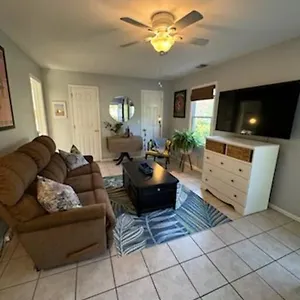 Apartment Chicks Retreat